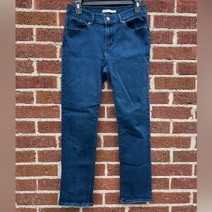 Levi Strauss Levi’s Women’s Blue Jeans Classic Straight Leg Size 28
